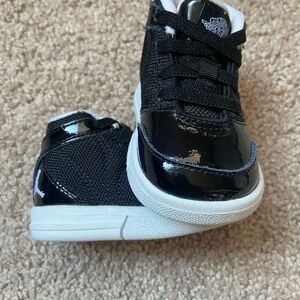 JORDAN PRO CLASSIC BABY BLACK AND WHITE SHOE SIZE 2C